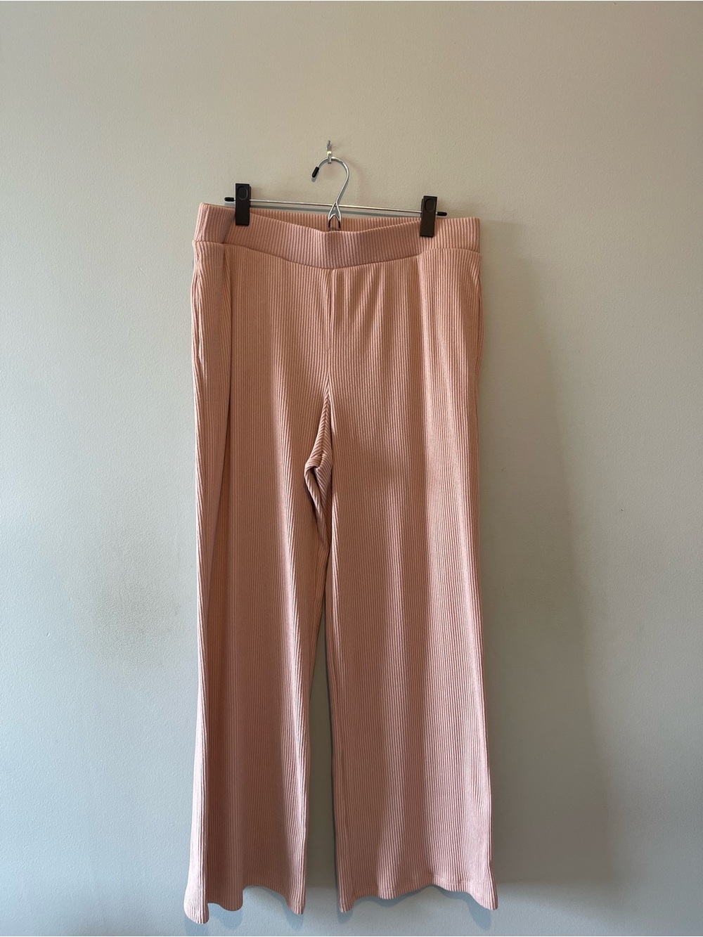 Express Ribbed Wide-Leg Pants in Blush Pink